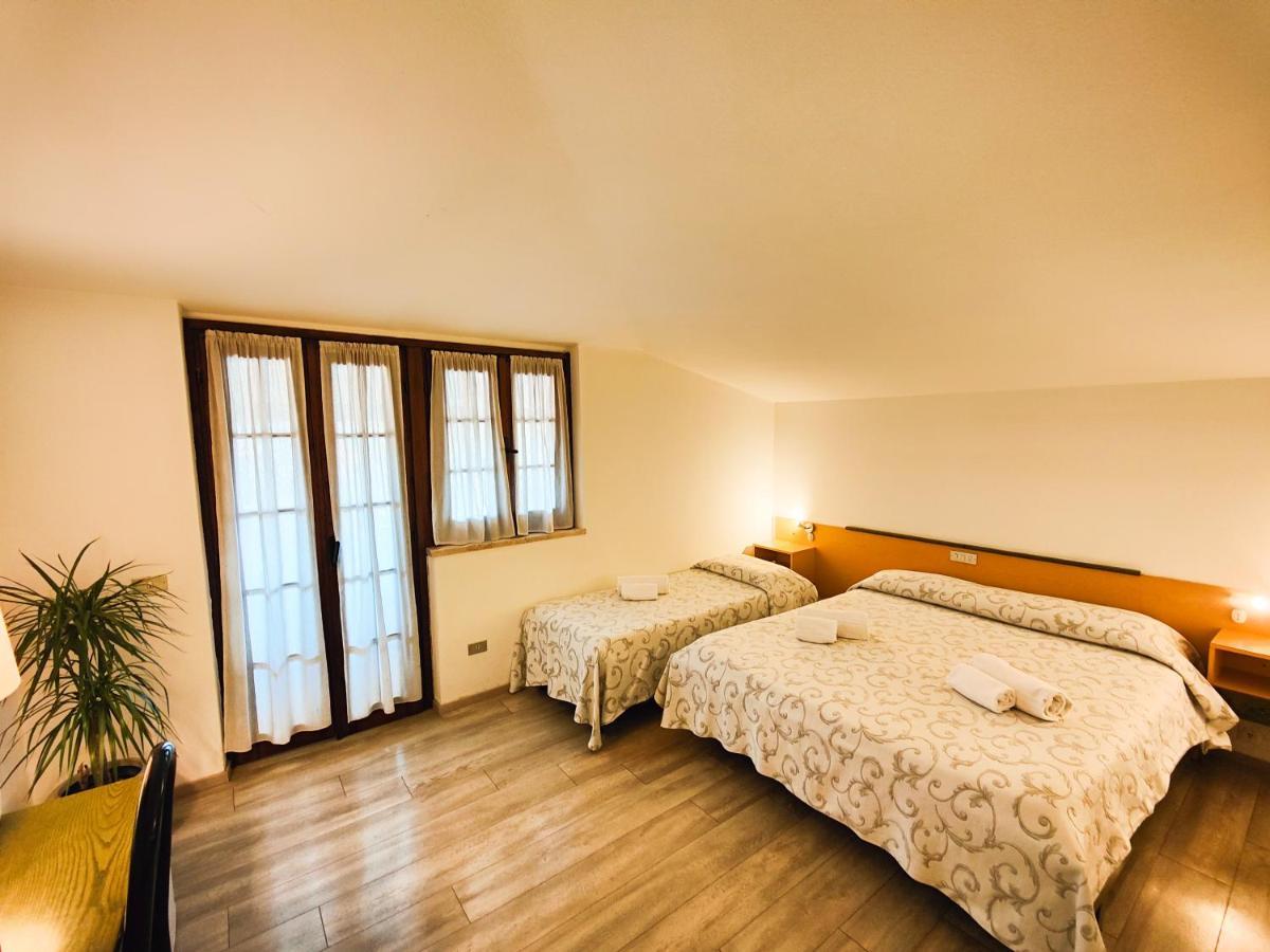 Albergo B&B Tenesi Manerba del Garda Exterior foto